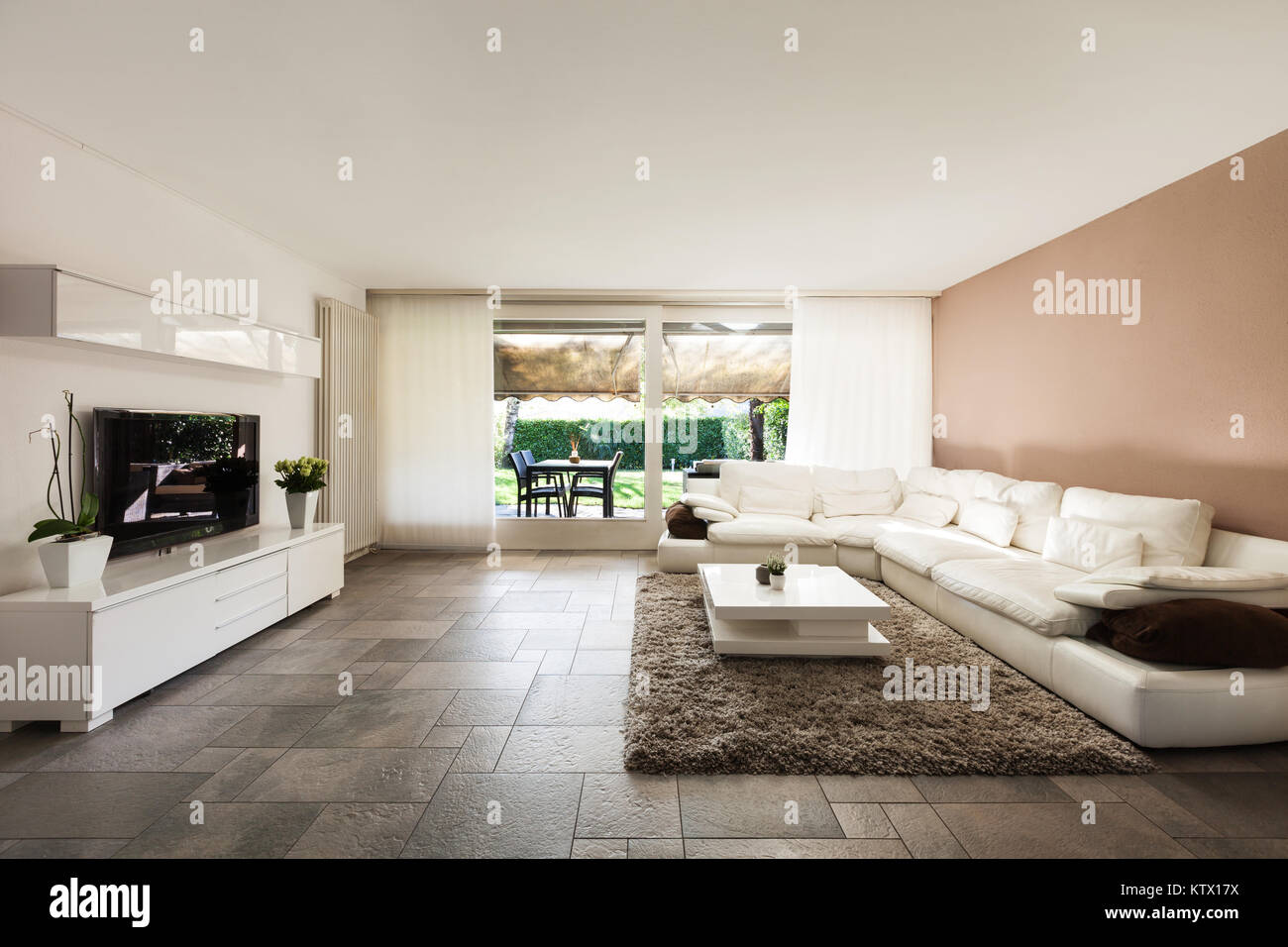 Interieur, schöne Wohnung, luxuriöses Wohnzimmer Stockfoto