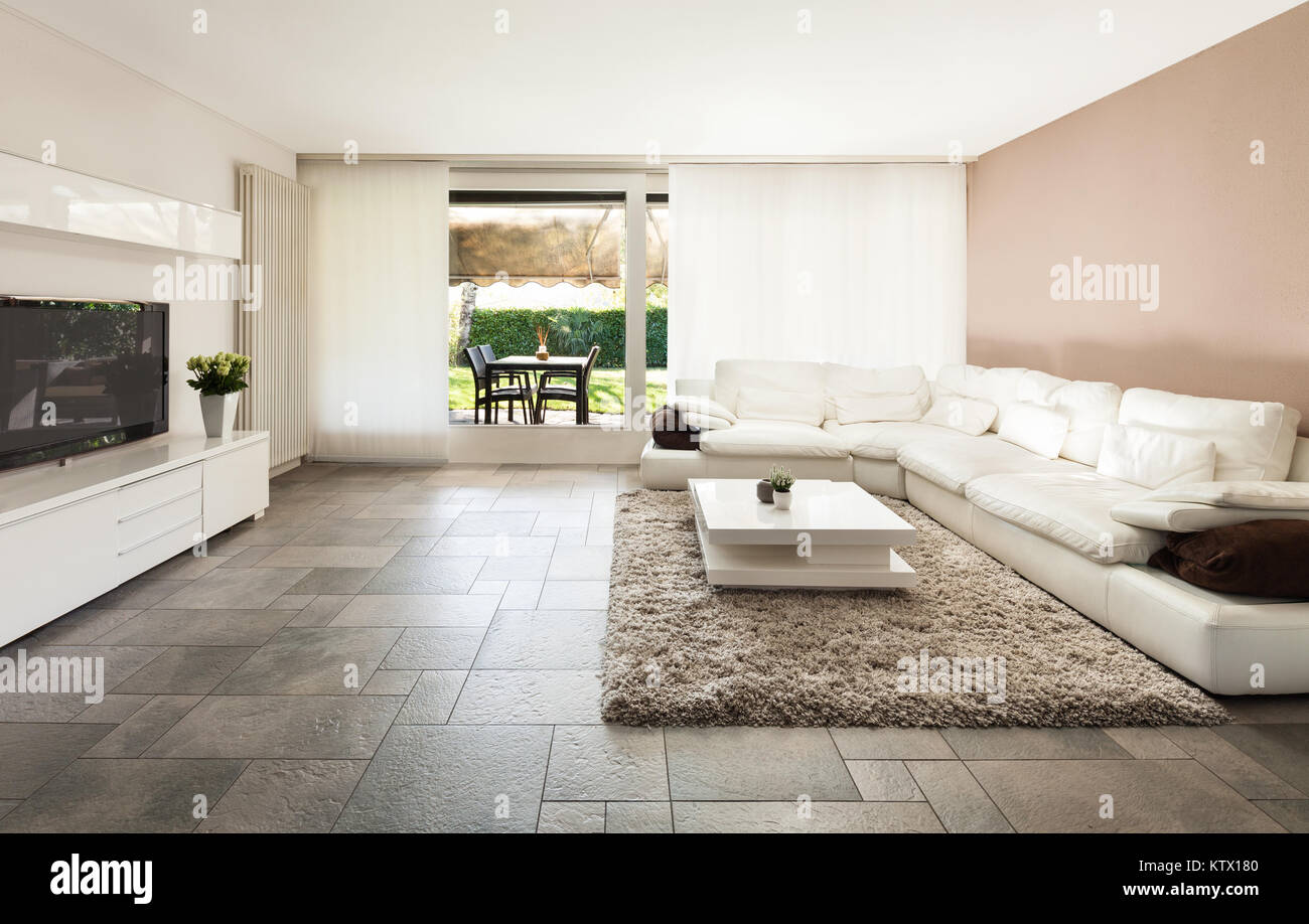 Interieur, schöne Wohnung, luxuriöses Wohnzimmer Stockfoto