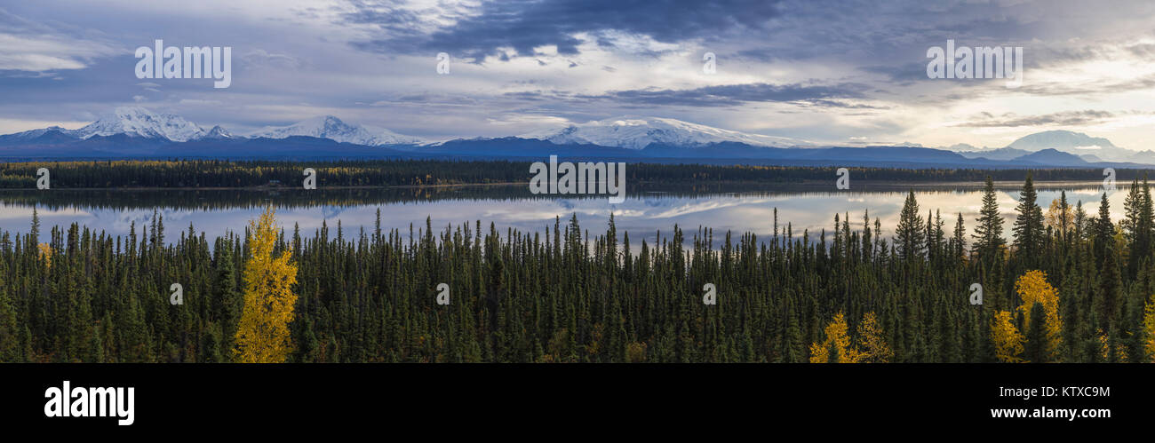 Mount Drum, Sanford, Wrangell, und Blackburn, Wrangell-St. Elias National Park, UNESCO-Weltkulturerbe, Willow Creek, Alaska, Vereinigte Staaten von Ame Stockfoto