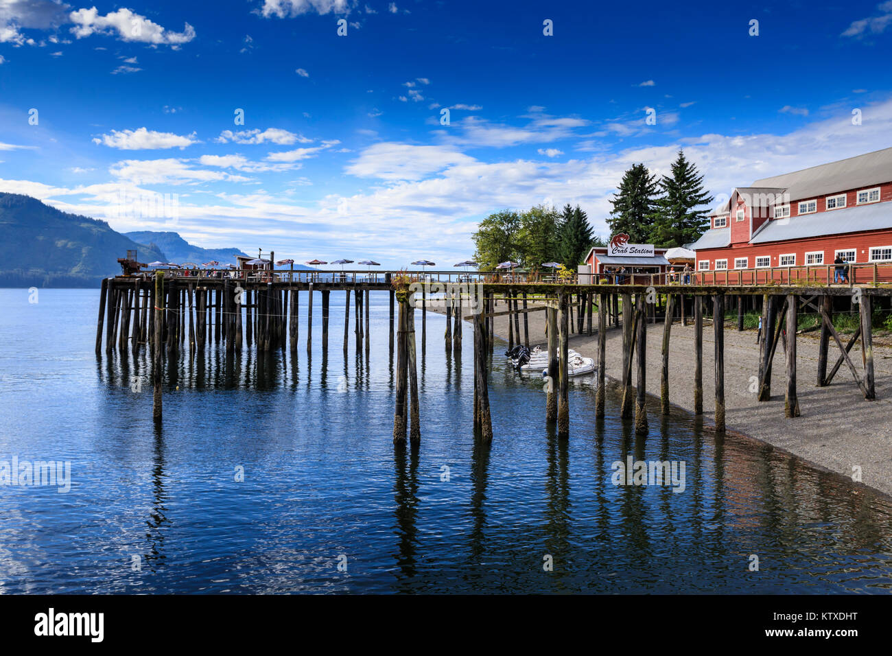 Wieder Lachs cannery Museum, Dock und Boote, Icy Strait Point, Hoonah, Sommer, Chichagof Insel, Inside Passage, Alaska, Vereinigte Staaten von Amerika, Stockfoto