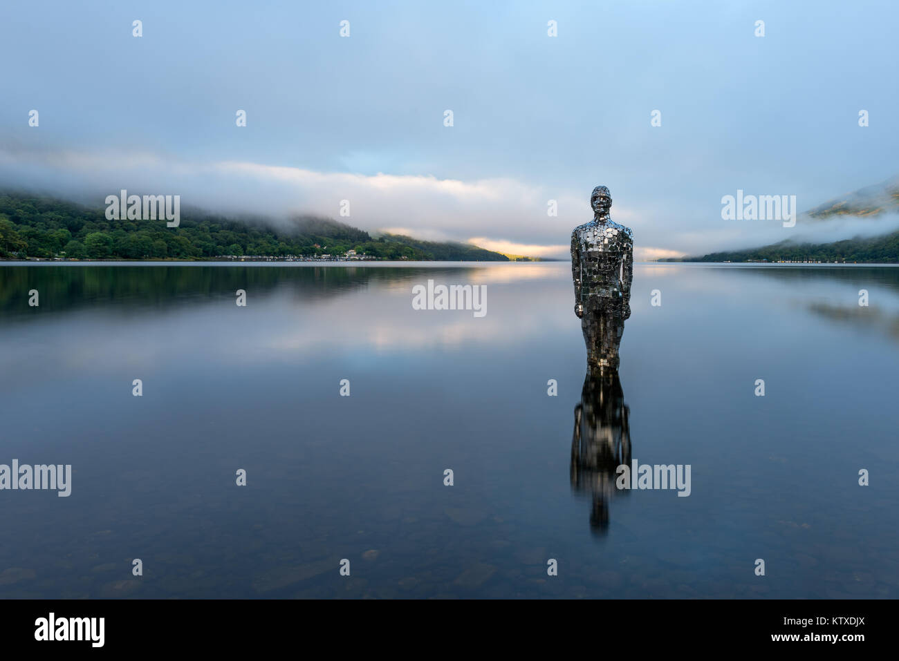 Spiegel Mann von Loch Earn, Highlands, Schottland, Großbritannien, Europa Stockfoto