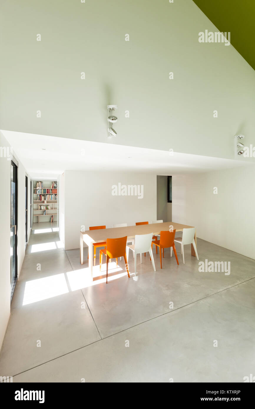 Schönes, modernes Haus, Ansicht Esszimmer. Architekt: Michele Gaggini aus der Schweiz Stockfoto