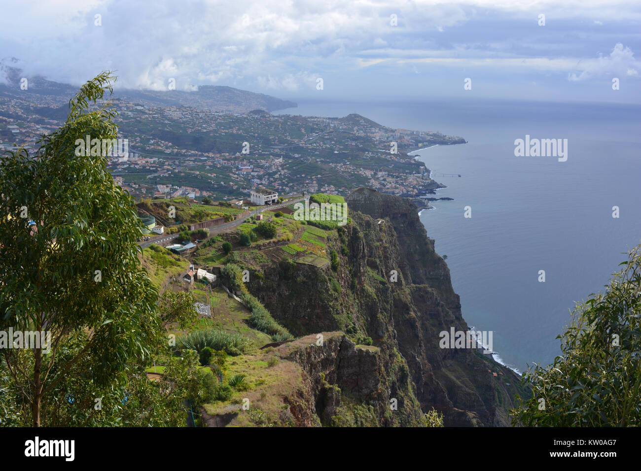 Blick von der Glasboden Skywalk am Cabo Girao, Camara de Lobos, Madeira, Portugal Stockfoto