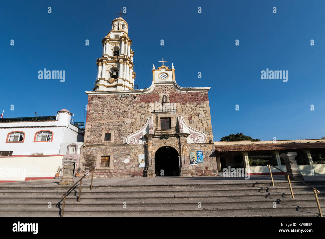 San Andres Katholische Kirche mit Maya Symbole, c 1740, Ajijic, Jalisco, Mexiko Stockfoto