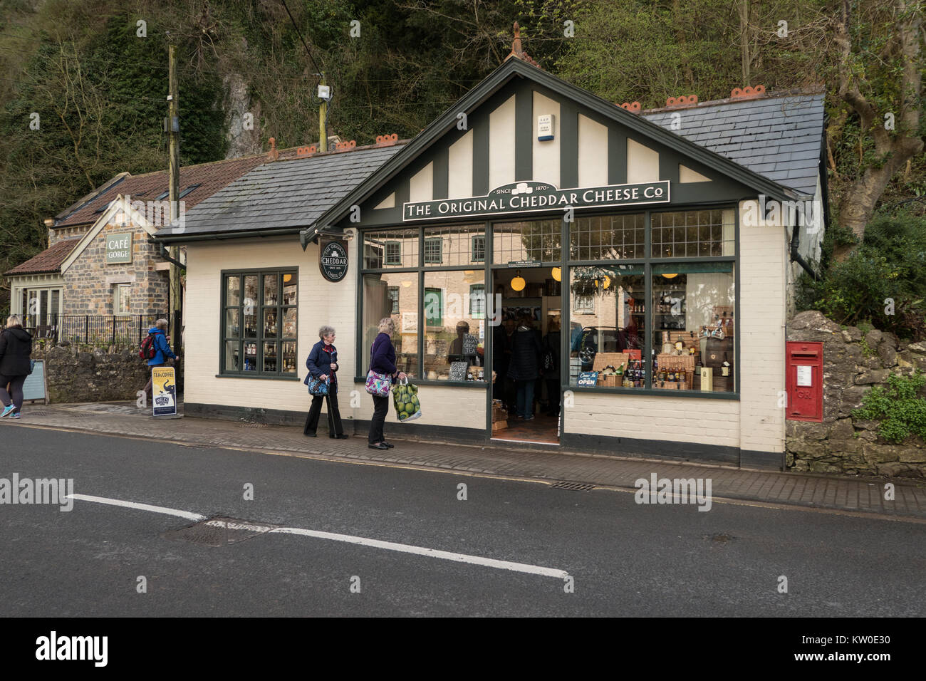 Die ursprüngliche Cheddar Cheese Shop, Cheddar, Somerset, England, UK. Stockfoto