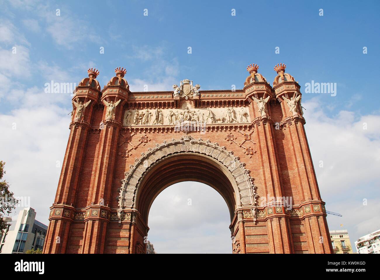 Der historische "Arc de Triomf" in Barcelona, Spanien am 1. November 2017. Es war 1888 als der Eingang zur Weltausstellung in Barcelona gebaut. Stockfoto