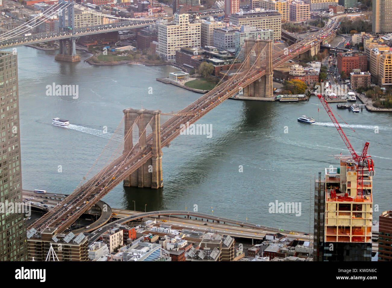 Ein Blick auf die Brooklyn Bridge von einer Welt Observatorium, das One World Trade Center, Manhattan, New York, New York Stockfoto