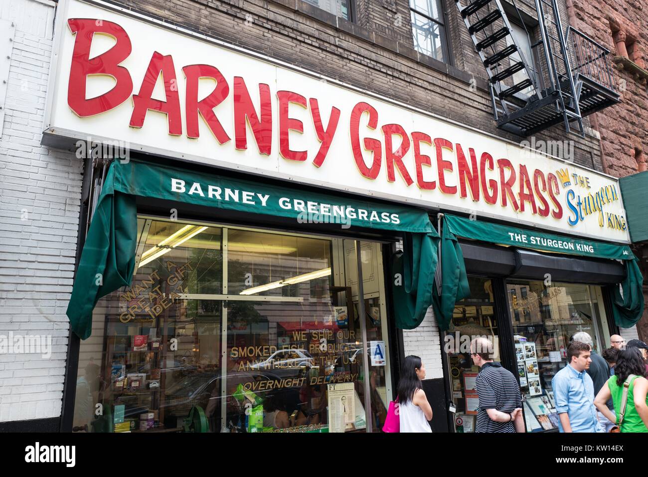 Storefront und Zeichen für Barney Greengrass, einem traditionellen jüdischen Stil Feinkost ursprünglich 1908 gegründet, auf der Upper West Side von Manhattan, New York City, New York, Juli, 2016. Stockfoto