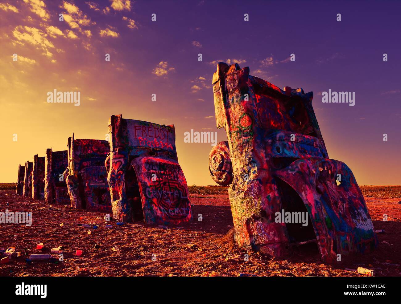 Amarillo, Texas - 21. Juli 2017: Cadillac Ranch in Amarillo. Cadillac Ranch ist eine Kunst im öffentlichen Raum Installation von alten Autowracks und eine beliebte Sehenswürdigkeit auf Stockfoto