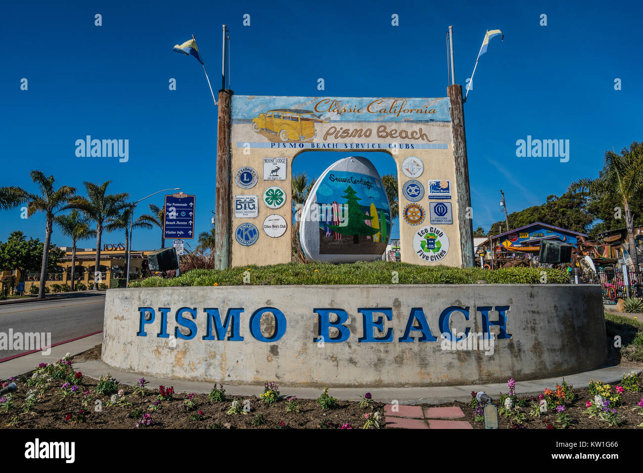 Riesige konkrete Clam am Pismo Beach, CA. Es gibt drei riesige konkrete Muschel Statuen in der Stadt, für seine Muscheln bekannt. Pismo Beach ist die Heimat der actu Stockfoto