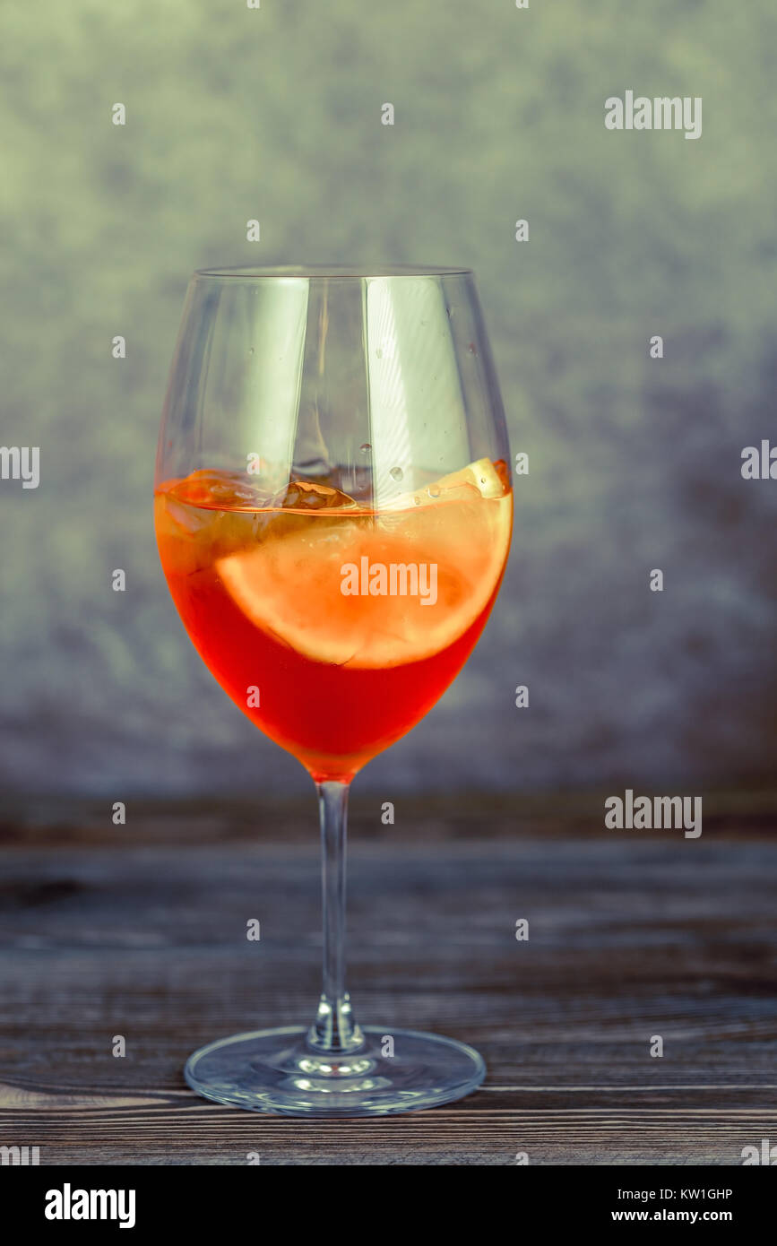 Glas Aperol Spritz cocktail Stockfoto