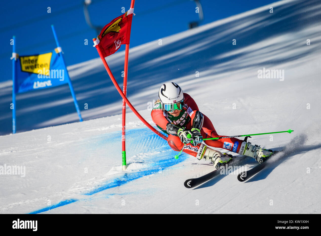 Lienz, Österreich. 29 Dez, 2017. Ragnhild Mowinckel Norwegen konkurriert während der FIS Weltcup Damen Riesenslalom in Lienz, Österreich am 29. Dezember 2017. Credit: Jure Makovec/Alamy leben Nachrichten Stockfoto