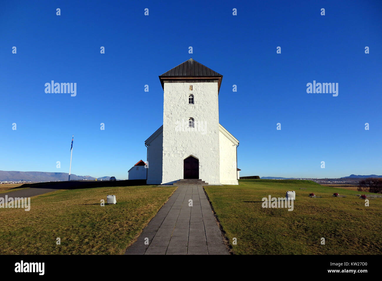 Kirche vor Präsident's House in Island Stockfoto