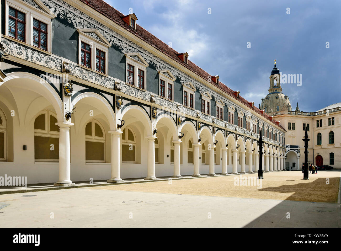 Dresden, langer Weg in die stabile Gericht der Residenz Schloss, Langer Gang im Stallhof des Residenzschlosses Stockfoto