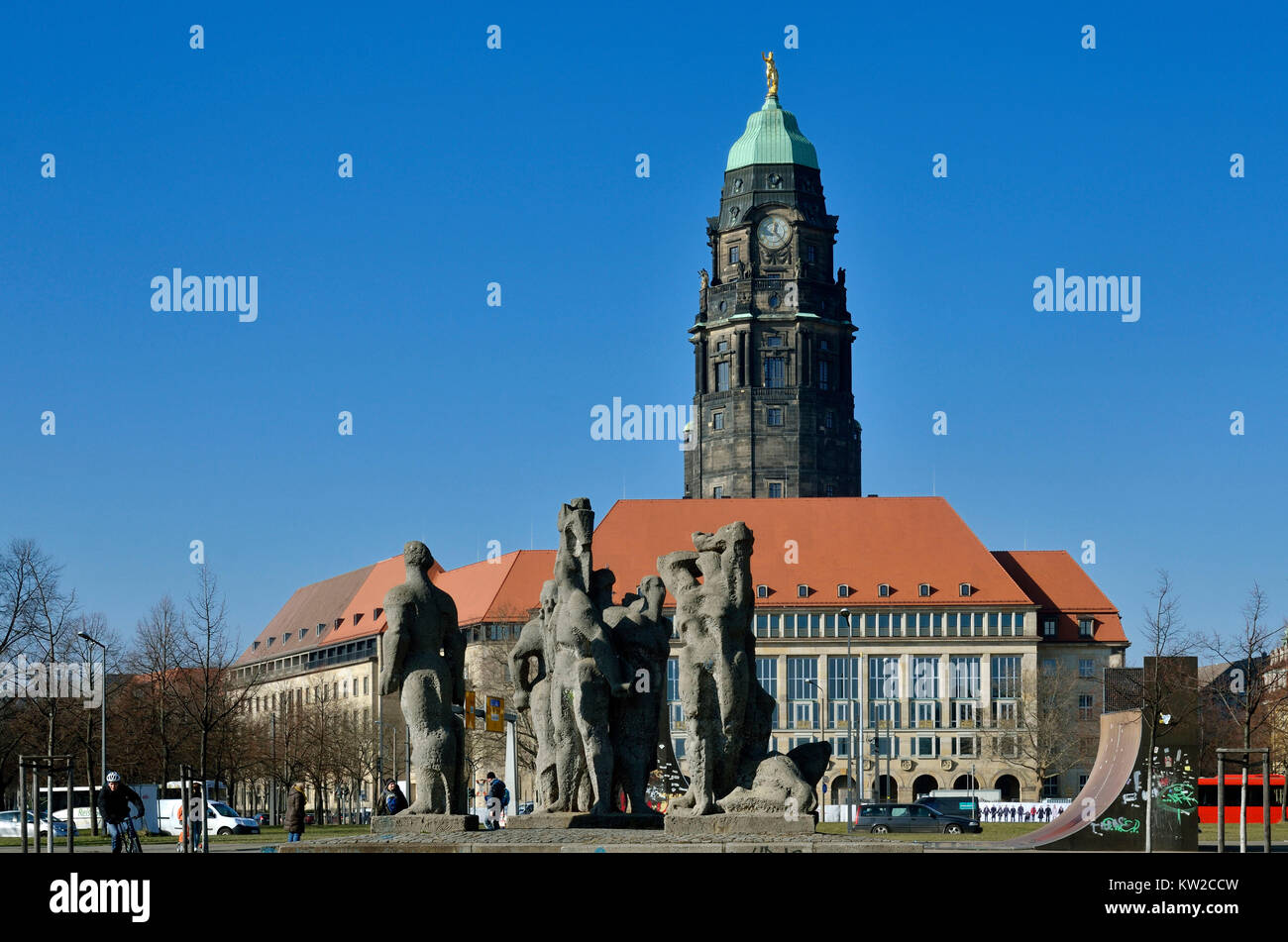 Dresden, Monument der proletarische Internationalismus vor das Rathaus, die Denkmal Proletarischer Internationalismus vor dem Rathaus. Stockfoto