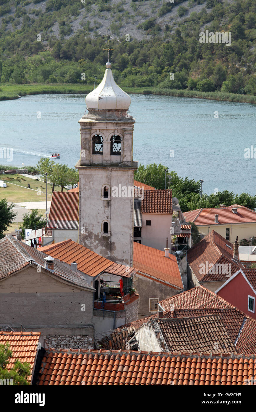 Hohe Glockenturm in Skradin, Kroatien Stockfoto