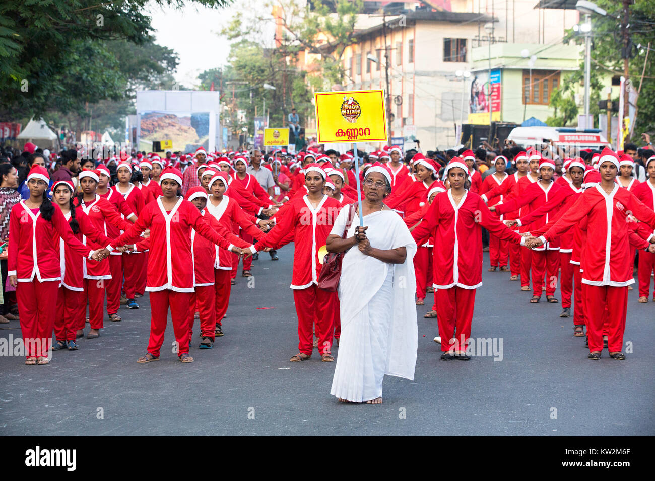 Buon Natale, die Weihnachtsfeier von Thrissur Erzdiözese, wird auf Dezember, thrissur, Kerala, Indien, Papa, Santa, Weihnachten Papa, Guinness Stockfoto