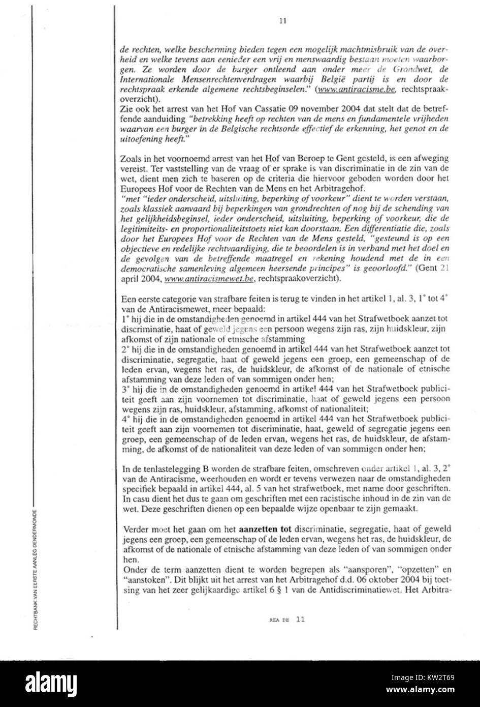 Ein juristisches Dokument des Gerichtshofs von Dendermonde, in dem das Urteil in einem Fall, in dem es um Rassismus und Leugnung ging, detailliert beschrieben wird, und bietet eine Momentaufnahme der belgischen Rechtsgeschichte. Stockfoto