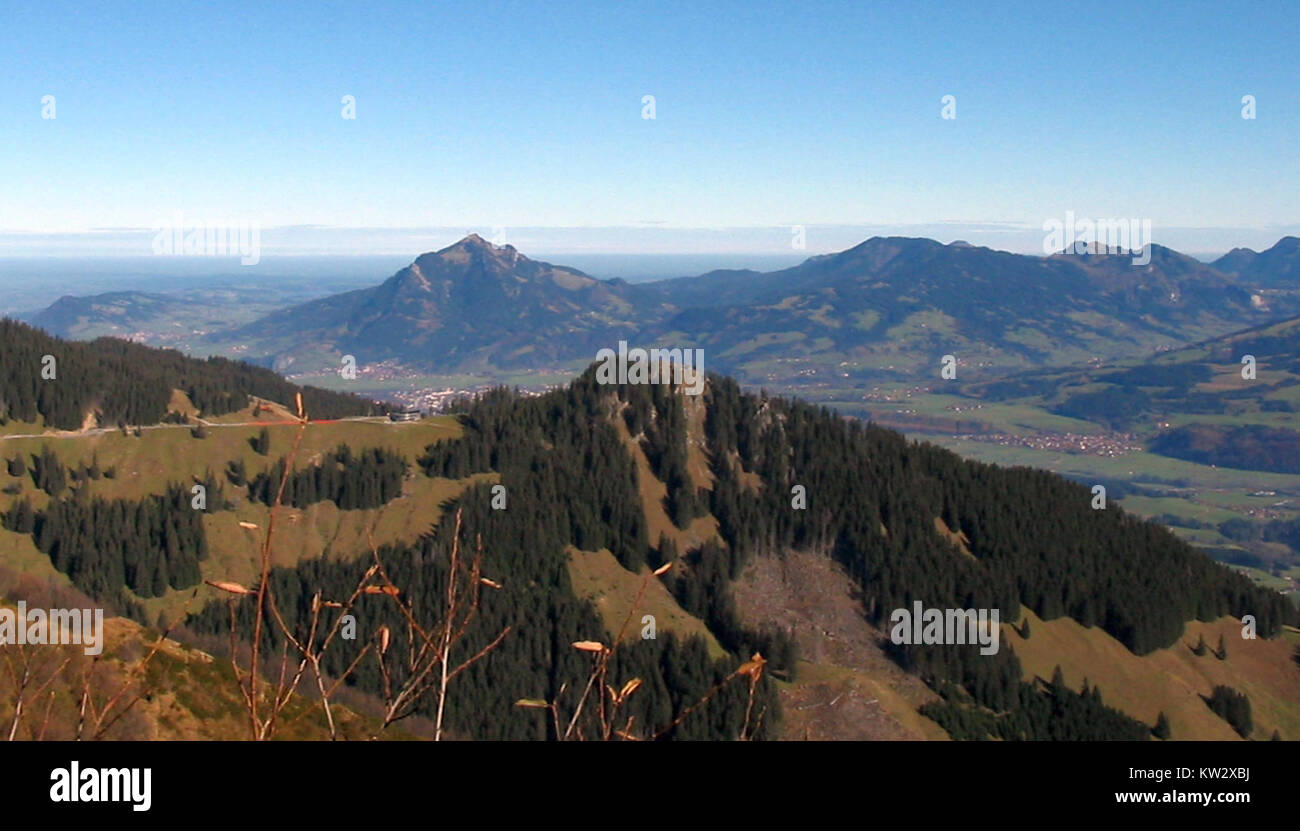 Das Bolsterlanger Horn ist ein bemerkenswerter Berggipfel in den Alpen. Es ist bekannt für seine malerische Aussicht und ist ein beliebtes Reiseziel für Wanderer und Outdoor-Enthusiasten. Stockfoto