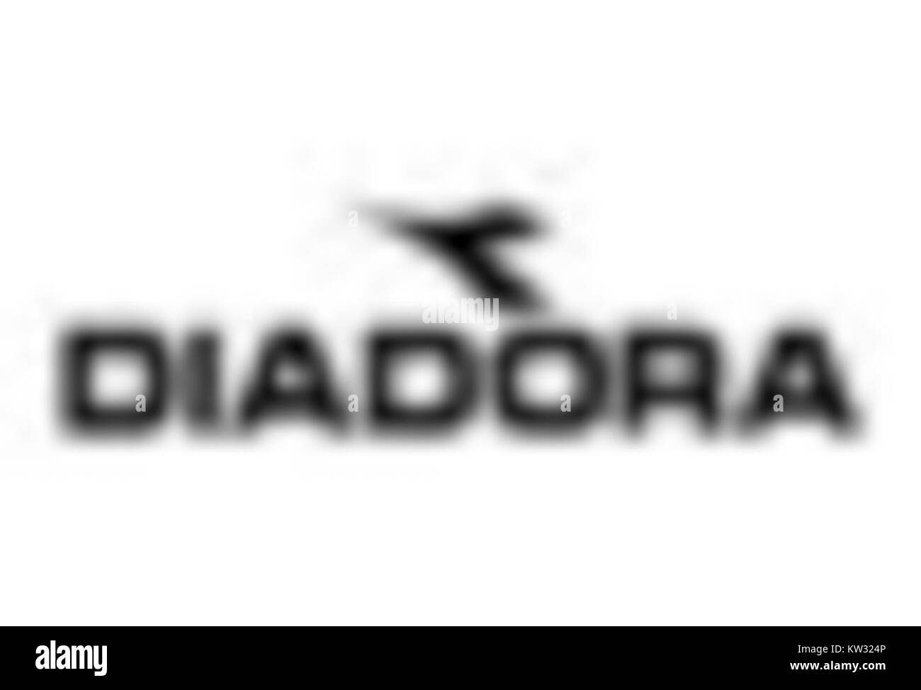 Das Diadora-Logo repräsentiert die weltweite Sportbekleidungsmarke, die für Schuhe, Bekleidung und Sportartikel bekannt ist. Das Logo der Marke spiegelt den Fokus auf sportliche Leistung und Mode wider. Stockfoto
