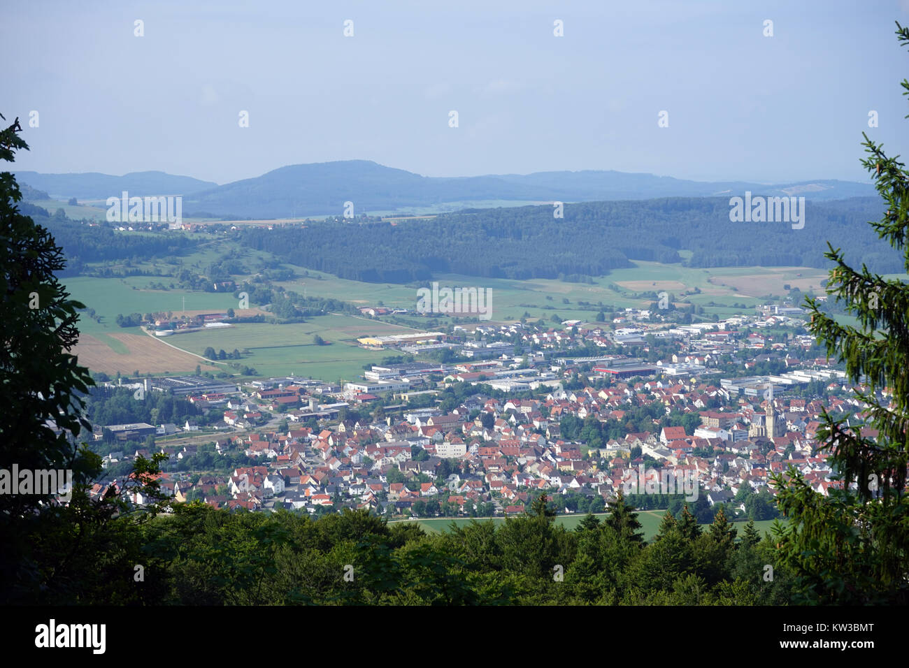 Anzeigen von Spaichingen vom Hügel in Schwaben, Deutschland Stockfoto