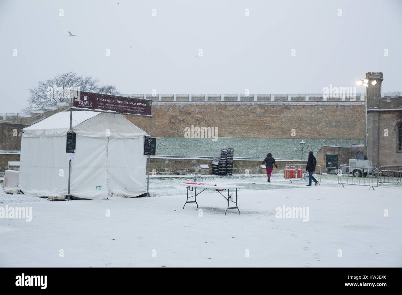 Lincoln Weihnachtsmarkt am Sonntag 2017 geschlossen, weil der Schnee Stockfoto