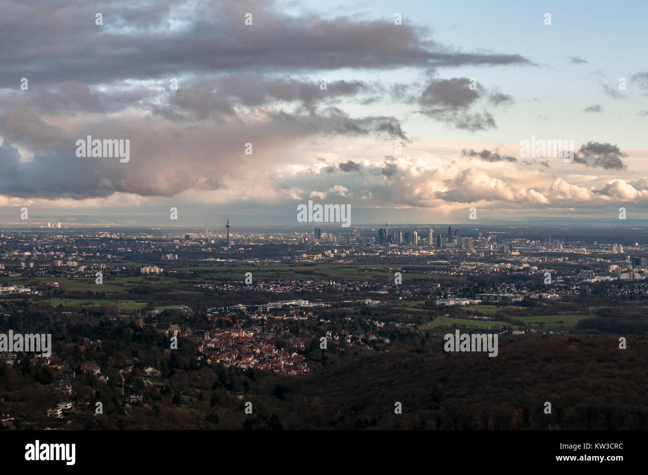 Cityscpae Frankfurt von Norden nach Süden, Main-Taunus Bereich gesehen Stockfoto