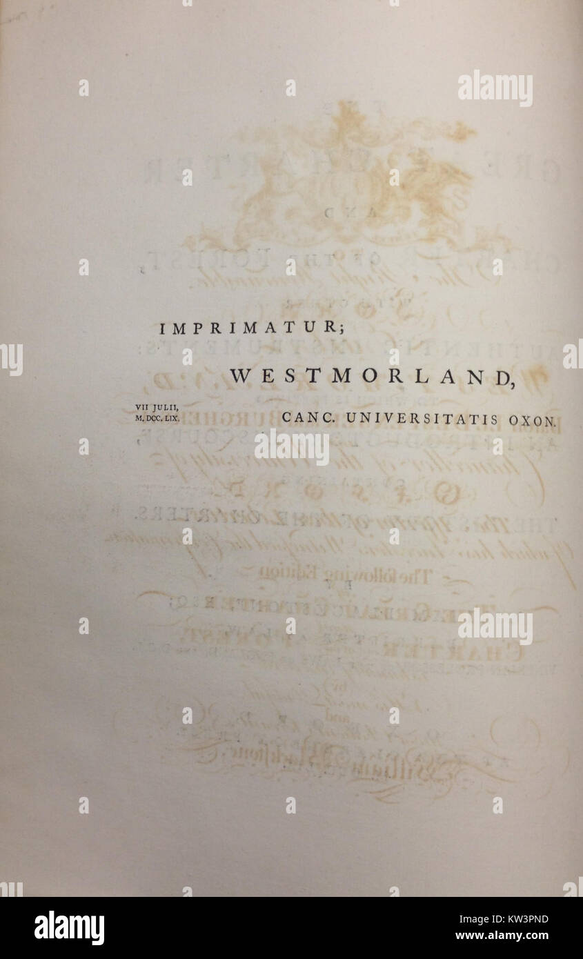 Die erste Ausgabe von William Blackstones „The Great Charter and Charter of the Forest“ aus dem Jahr 1759 ist ein bedeutender Rechtstext, der die historischen englischen Urkunden umreißt und Einblicke in das frühe Verfassungsrecht bietet. Der Imprimatur weist auf seine autorisierte Veröffentlichung hin. Stockfoto
