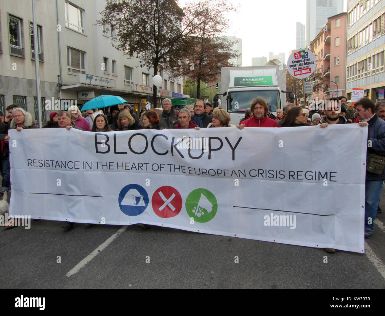 Blockupy 2014 war eine Serie von Protesten in Europa, bekannt für seine Anti-Austerität und anti-kapitalistischen Botschaften. Die Veranstaltung wurde im November von öffentlichen Demonstrationen geprägt. Stockfoto