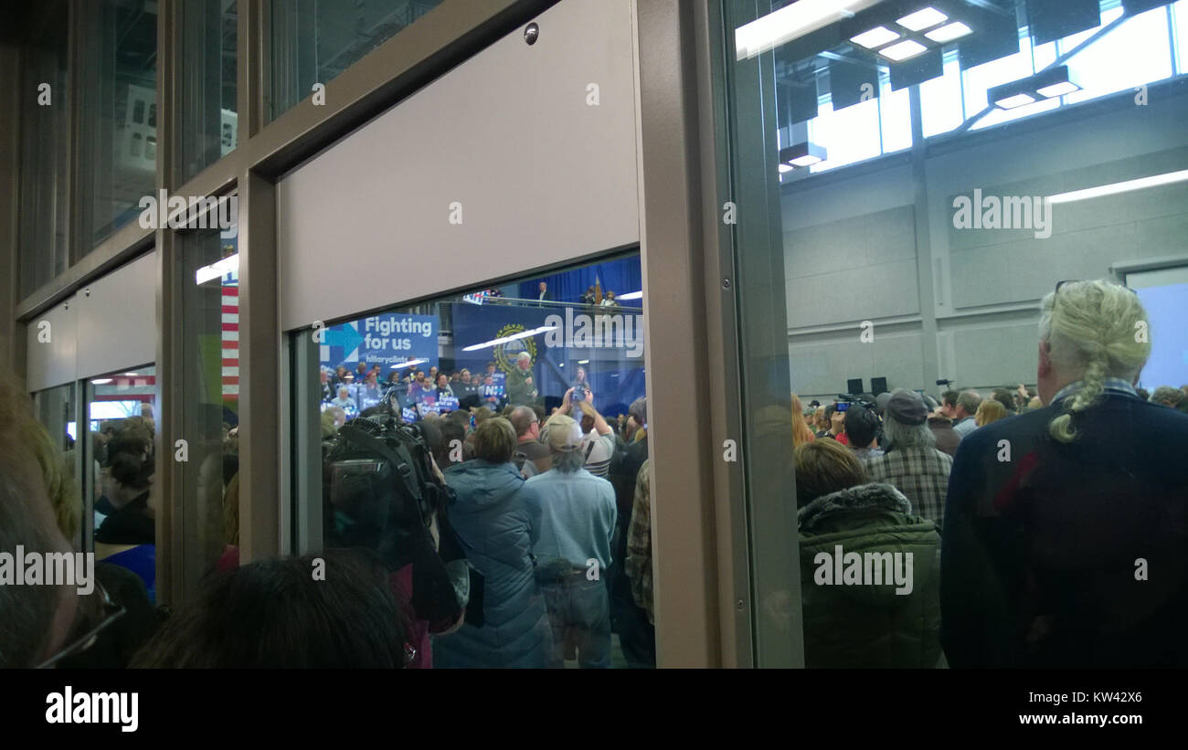 Bill Clinton sprach am 8. Februar 2016 bei der Hillary Clinton Kampagne in Manchester, New Hampshire. Seine Rede betonte die Unterstützung für den Präsidentschaftswahlkampf seiner Frau während der Wahlen 2016. Stockfoto