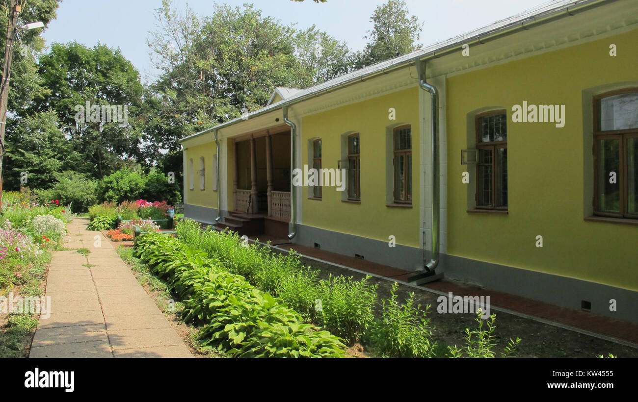 Dieses Foto wurde am 30. Juli 2016 im Boblovo Museum aufgenommen. Es erfasst eine Szene oder ein Artefakt im Museum und spiegelt die Rolle der Institution bei der Bewahrung und Präsentation der lokalen Geschichte, Kultur und des Kulturerbes in der Region Boblovo wider. Stockfoto