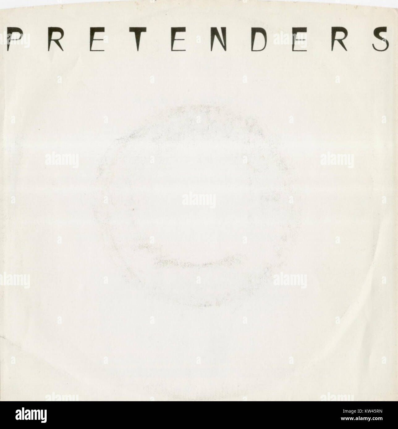 Das Album „Middle of the Road“ der Pretenders ist ein bedeutendes Werk in der Diskografie der Band, das Rock und New Wave miteinander verbindet. In den USA veröffentlicht, zeigt es ihre musikalische Vielseitigkeit und ihren dauerhaften Einfluss auf die moderne Musik. Stockfoto