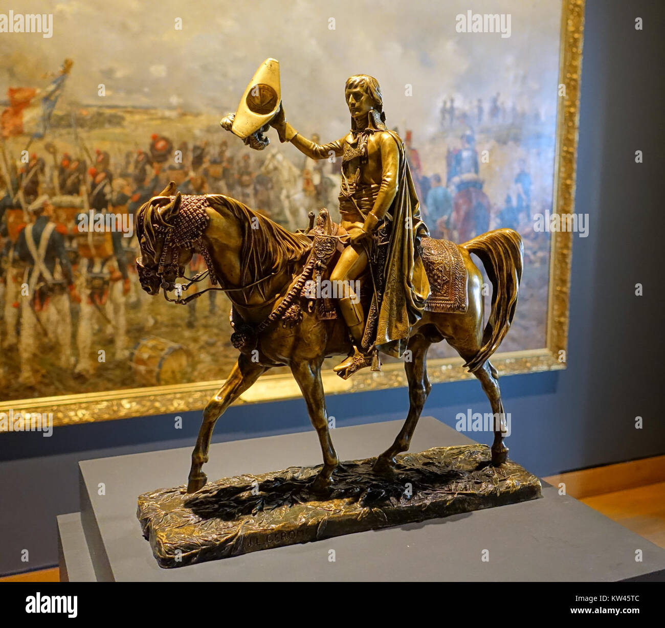 LÃ Bonaparte Entring GÃ Kairo von Jean-rÃ 1897 ist eine Bronzeskulptur, die Napoleon Bonapartes historischen Einzug nach Kairo darstellt. Das Kunstwerk befindet sich im Montreal Museum of Fine Arts in Kanada und ist für seine mehrfach patinierte Oberfläche bekannt. Stockfoto