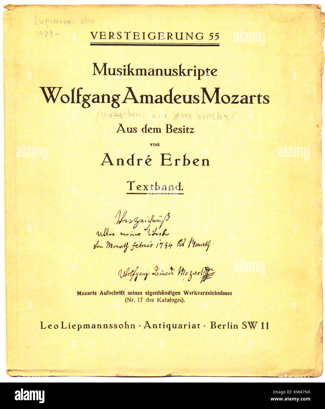 1929 fand unter der Leitung von Leo Liepmannssohn eine Musikhandschriftenauktion für Werke des renommierten Komponisten Wolfgang Amadeus Mozart statt. Diese Auktion bot seltene Partituren aus Mozarts Repertoire, die für Musikhistoriker und Sammler von Bedeutung waren. Stockfoto