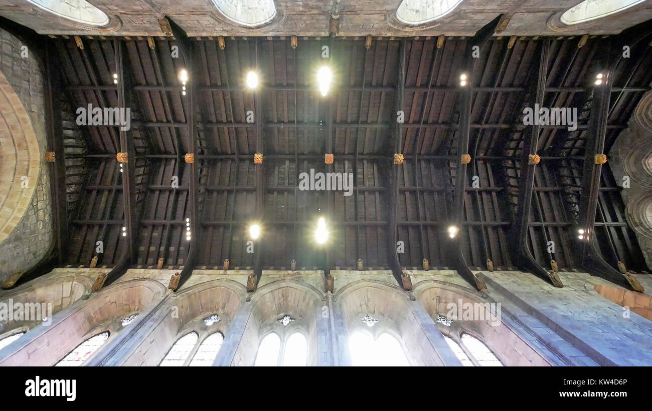 Die Bolton Abbey Anglican Church in England ist bekannt für ihre architektonische Schönheit, einschließlich ihrer gewölbten Decken. Die Kirche ist ein bemerkenswertes Beispiel für englische gotische Architektur und zieht Besucher wegen ihres historischen und kulturellen Wertes an. Stockfoto Die Bolton Abbey Anglican Church in England ist bekannt für ihre architektonische Schönheit, einschließlich ihrer gewölbten Decken. Die Kirche ist ein bemerkenswertes Beispiel für englische gotische Architektur und zieht Besucher wegen ihres historischen und kulturellen Wertes an. Stockfoto