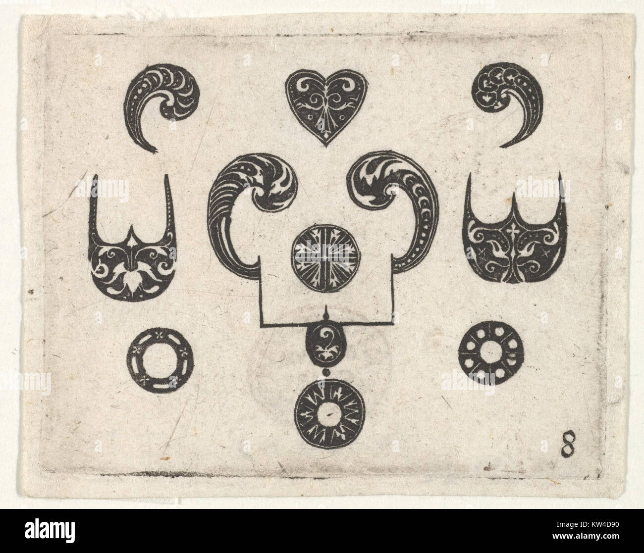 Dieses schwarze Kunstwerk zeigt verschiedene Motive, die komplexe Designmuster widerspiegeln. Es ist ein Beispiel für die Kunst des Schwarzwerks-Drucks, bei dem feine Details nur mit schwarzer Tinte hervorgehoben werden. Stockfoto