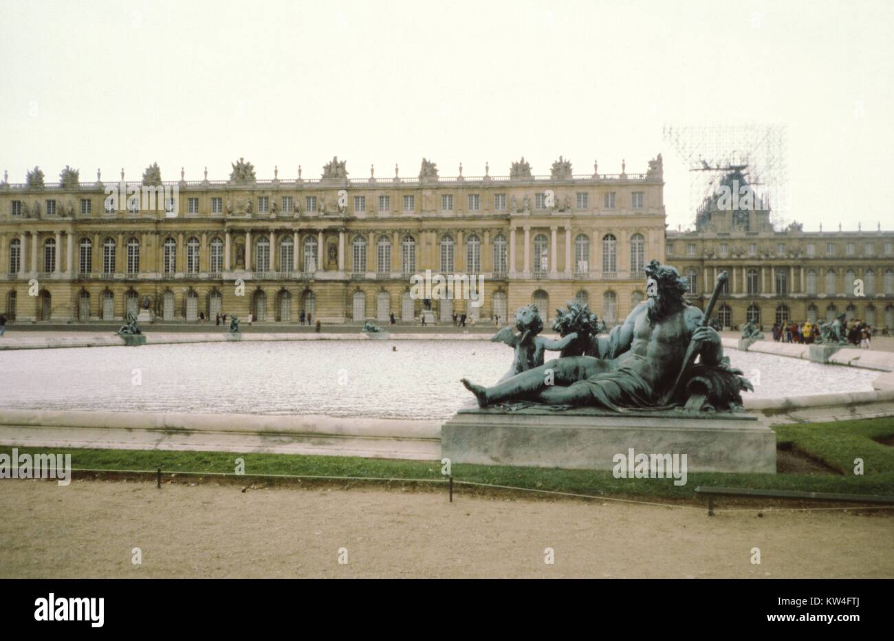 Bronzestatue der Rhone von Jean-Baptiste Tuby am Palast von Versaille, Frankreich, 1975. Stockfoto