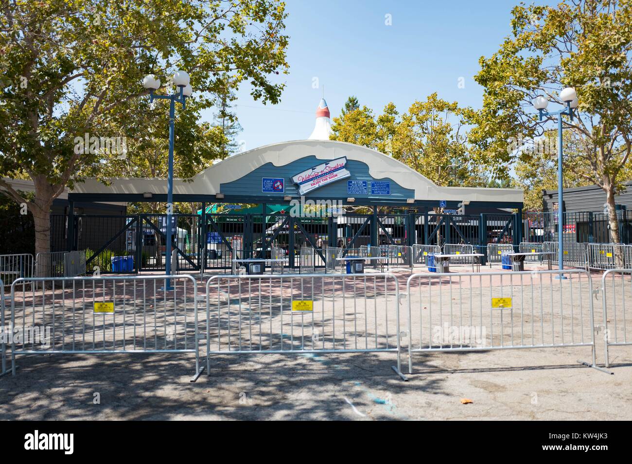 Eintrag Gates in der Shoreline Amphitheater, ein beliebter Veranstaltungsort für Konzerte im Silicon Valley Stadt Mountain View, Kalifornien, 24. August 2016. Stockfoto