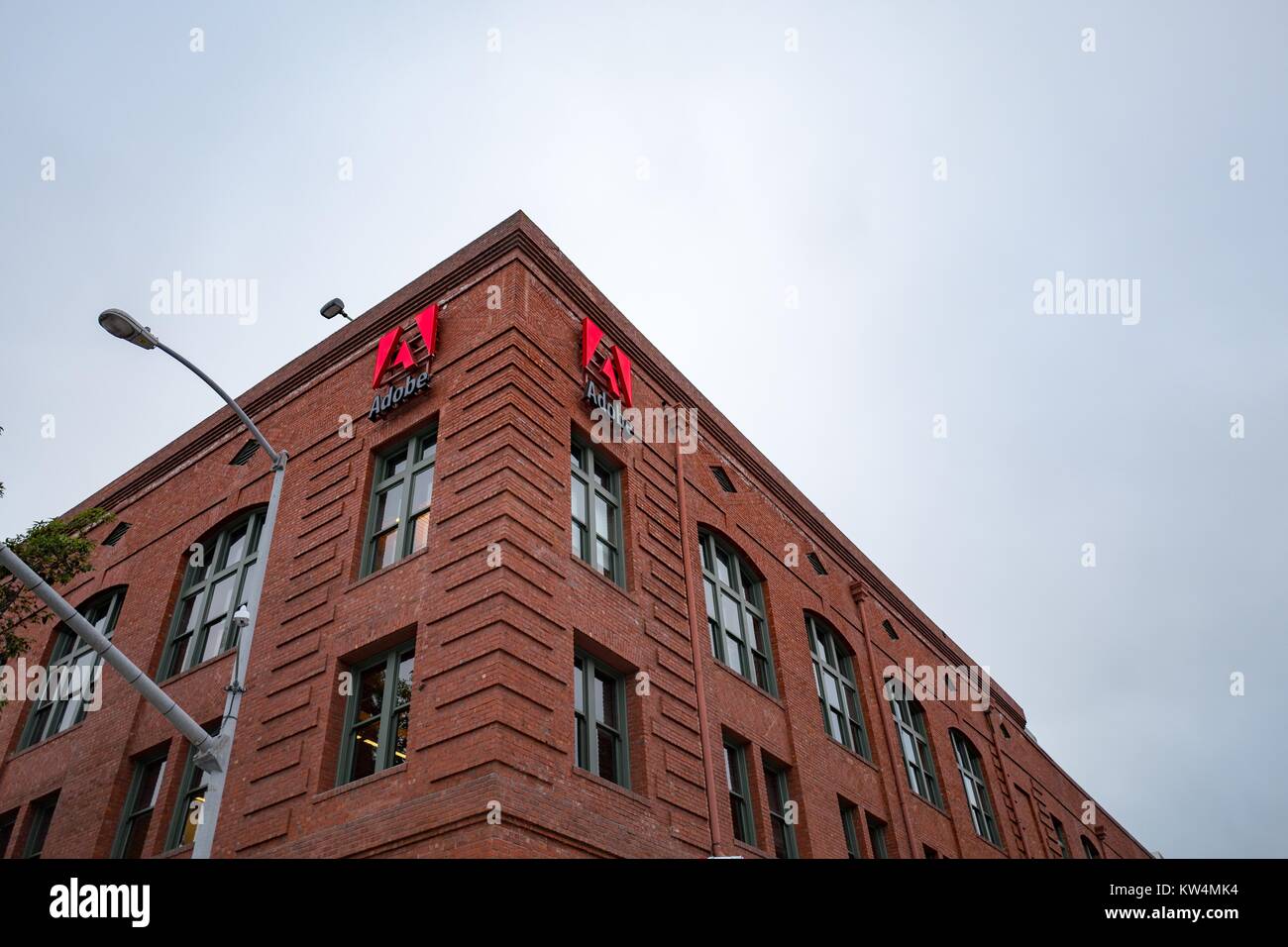 Hauptquartier für die Softwarefirma Adobe, im südlich der Market (SOMA) Nachbarschaft von San Francisco, Kalifornien, USA, 29. August 2016. Stockfoto