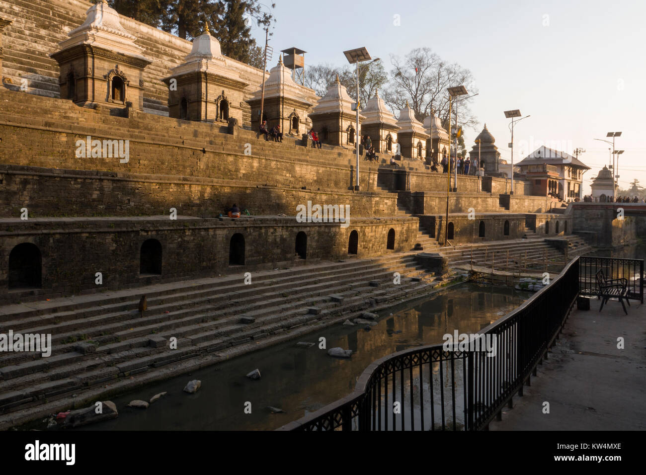 Pashupatinath Tempel und Bagmati Fluss in Kathmandu, Nepal Stockfoto