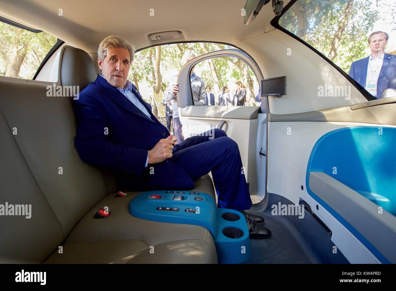 US-Außenminister John Kerry Sitzung innerhalb von Google selbst - die Autos fahren, Palo Alto, Kalifornien, 23. Juni 2016. Mit freundlicher Genehmigung des US-Staates. Stockfoto