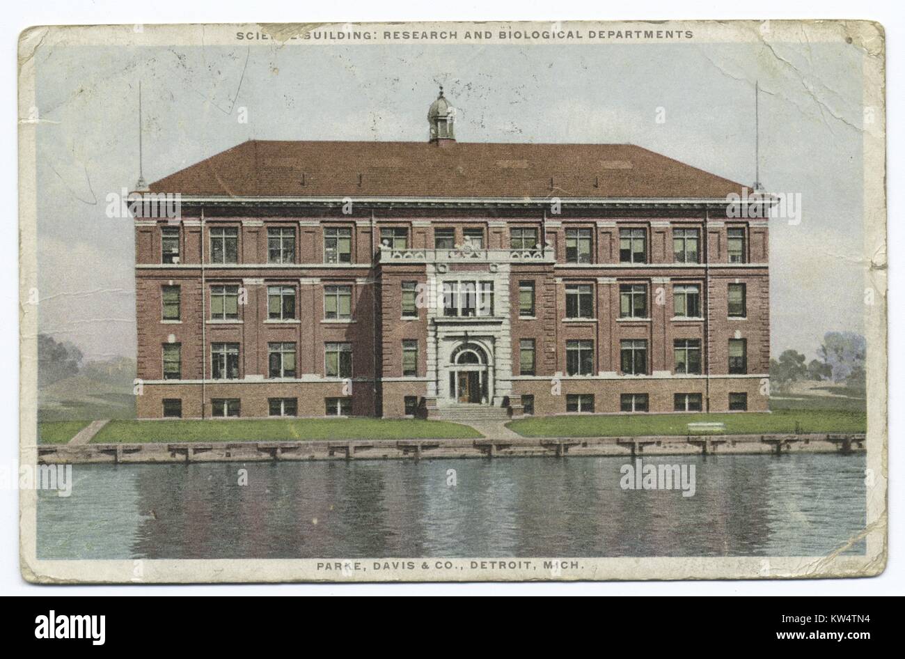 Postkarte des Parke, Davis und Gesellschaft Wissenschaft Gebäude, Detroit, Michigan, 1914. Von der New York Public Library. Stockfoto