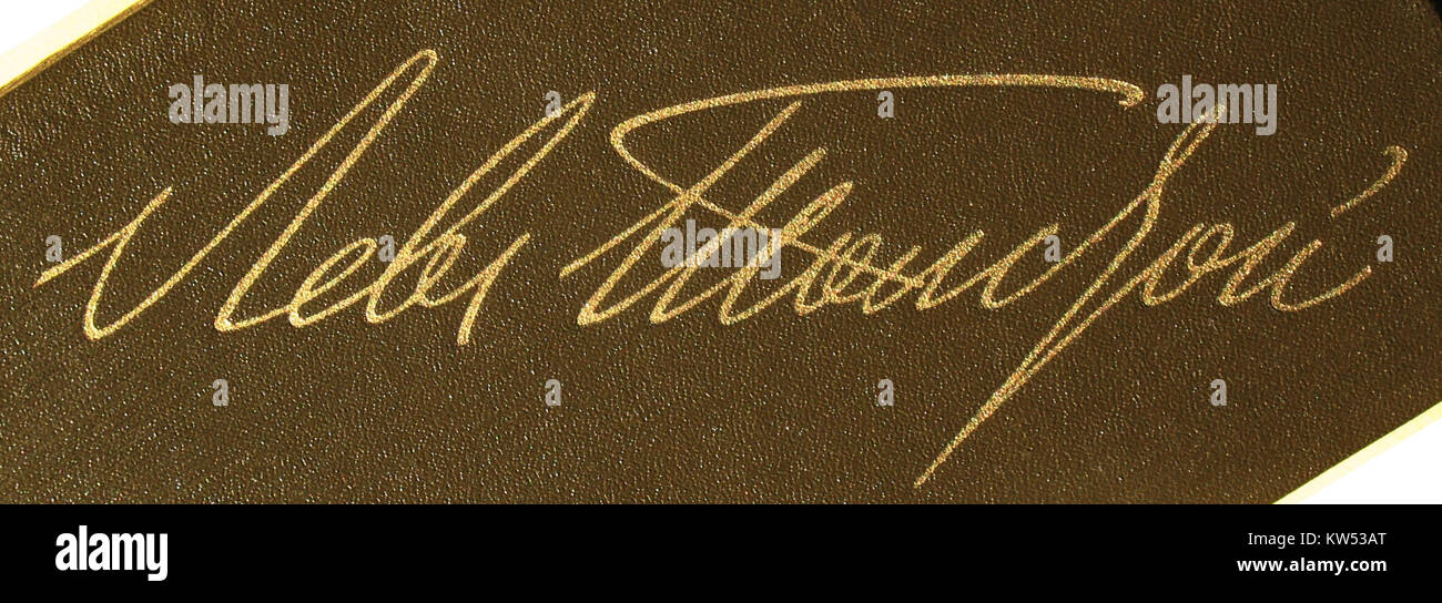 Lev Tolstois Unterschrift, veröffentlicht 1978, ist ein bemerkenswertes literarisches Artefakt, das das persönliche Zeichen des berühmten Autors zeigt. Stockfoto