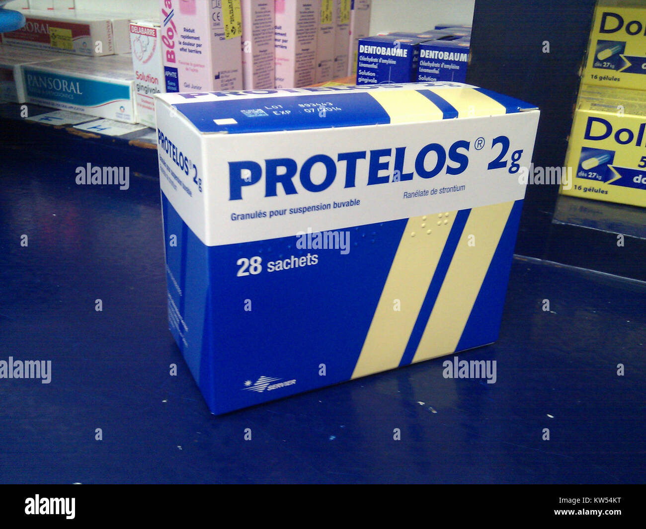 Die Boite de Protelos ist eine klassische französische Musikbox, die für ihr kompliziertes Design und ihre Verwendung im frühen 20. Jahrhundert für mechanische Musik bekannt ist. Stockfoto