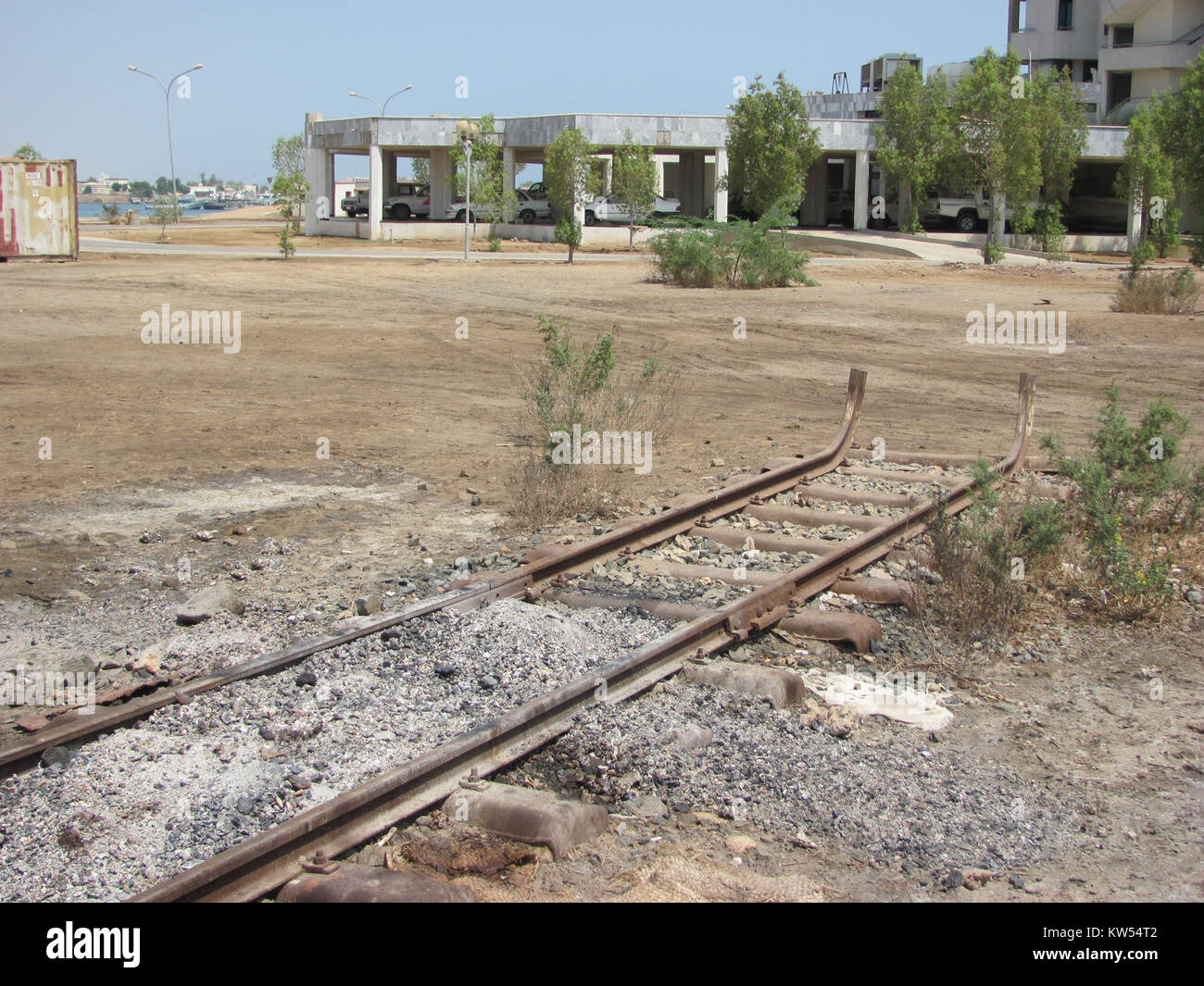 Dieses Bild zeigt den Bahnhof Taulud in Deutschland mit seinen Gleisen und Anlagen. Der Bahnhof spielt eine Rolle im nah- und Regionalverkehr. Stockfoto