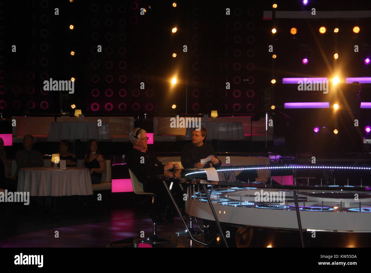 Ein Schnappschuss aus dem BingoLotto-Studio am 8. Januar 2012, der die lebhafte Atmosphäre der schwedischen Fernsehshow einfängt. Stockfoto