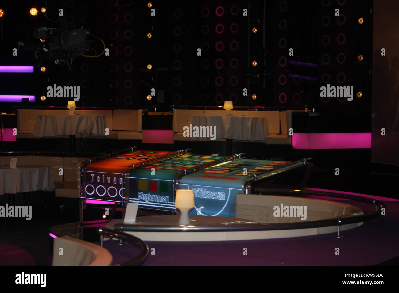 Das Studio BingoLotto, fotografiert im Januar 2012, zeigt das Set, das für die schwedische Fernsehshow verwendet wurde. Das Studio verfügt über ein dynamisches Layout, das für die Interaktion mit dem Publikum und das Spiel konzipiert wurde. Stockfoto