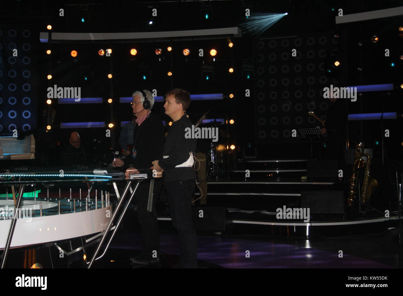 Das Bild aus dem BingoLotto Studio am 8. Januar 2012 zeigt eine Live-Fernsehsendung. Das Studio-Set ist so angeordnet, dass es die interaktive Natur der Spielshow zeigt und die lebendige und energiegeladene Atmosphäre unterstreicht. Stockfoto