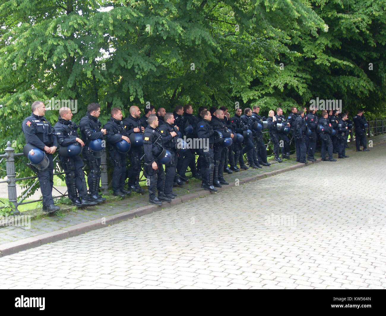 Blockupy ist eine politische Bewegung in Europa, die sich darauf konzentriert, gegen Sparmaßnahmen und Wirtschaftspolitik zu protestieren. Dazu gehören Proteste, Berufe und Demonstrationen in städtischen Zentren in ganz Europa. Stockfoto