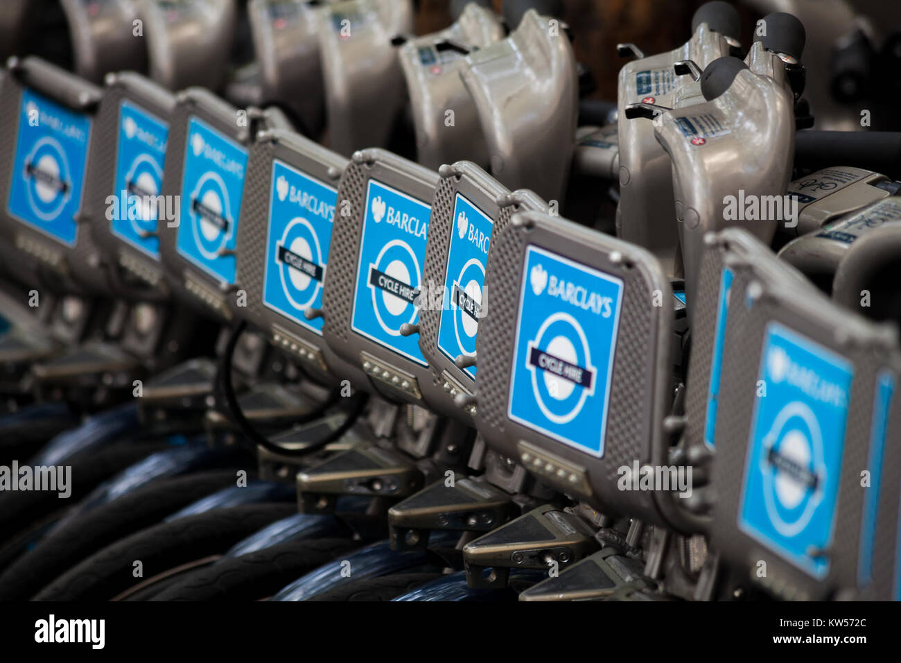 Boris Bikes, auch bekannt als London Cycle Hire Scheme, ein öffentliches Fahrrad-Sharing-Programm in London, England. Die Abbildung zeigt eines der in der Stadt gemieteten Motorräder. Stockfoto
